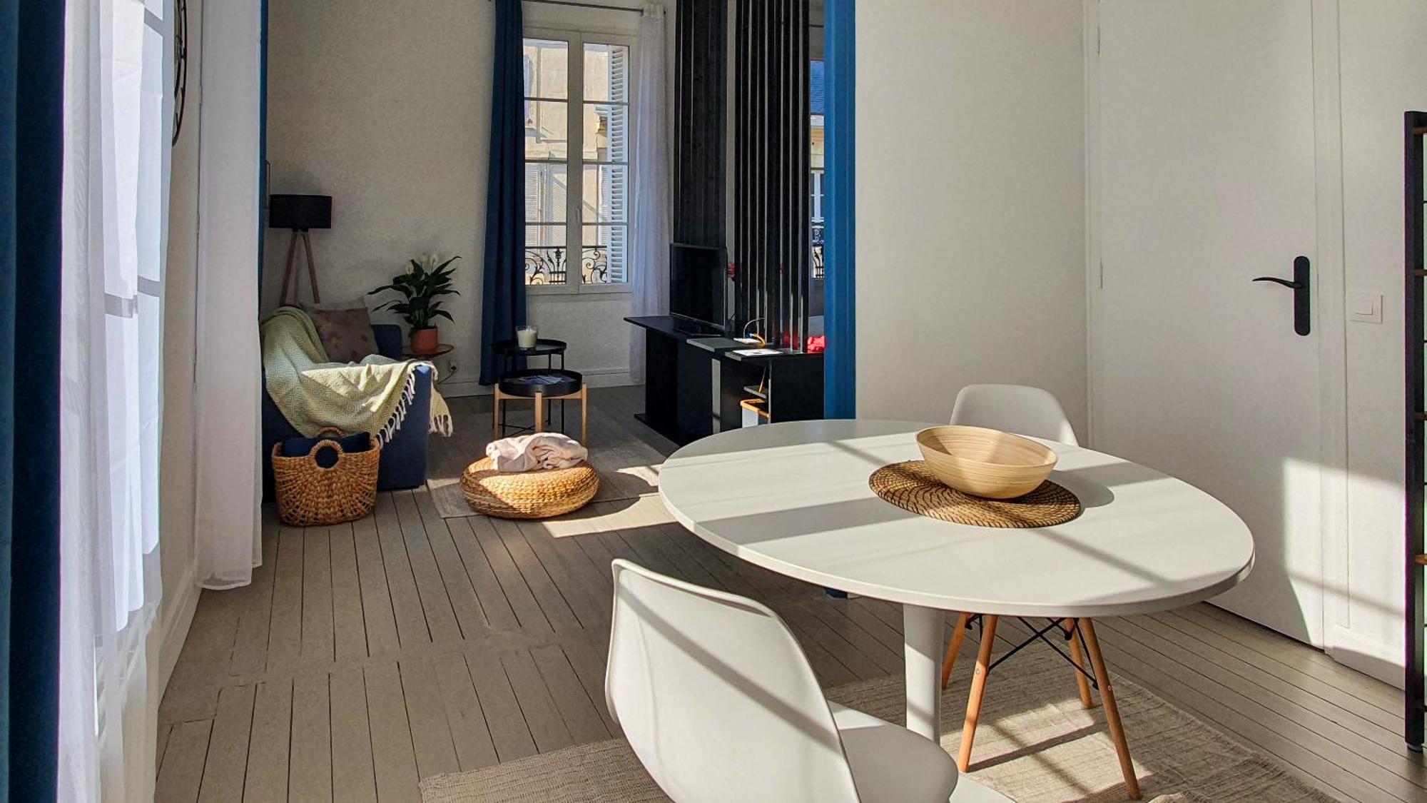 Charming Studio With View Of The Abbaye-Aux-Hommes Caen Rum bild