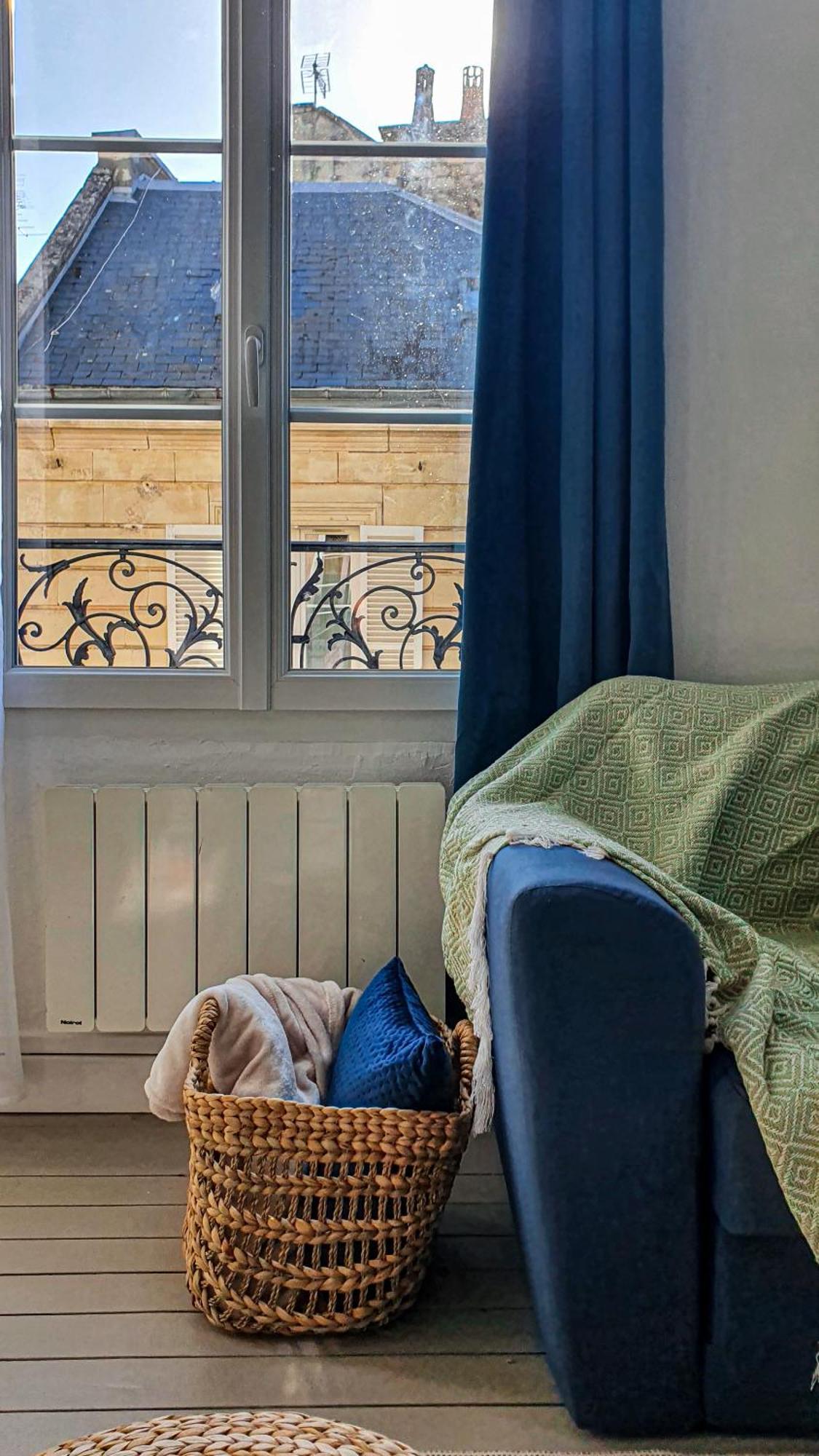 Charming Studio With View Of The Abbaye-Aux-Hommes Caen Rum bild